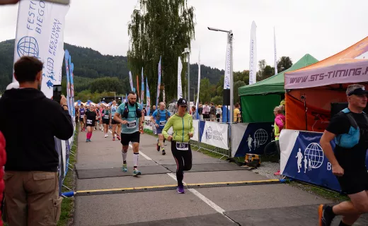 23 kilometry po górach. Zawodnicy pełni uśmiechów ruszyli na trasę [ZDJĘCIA] - 57